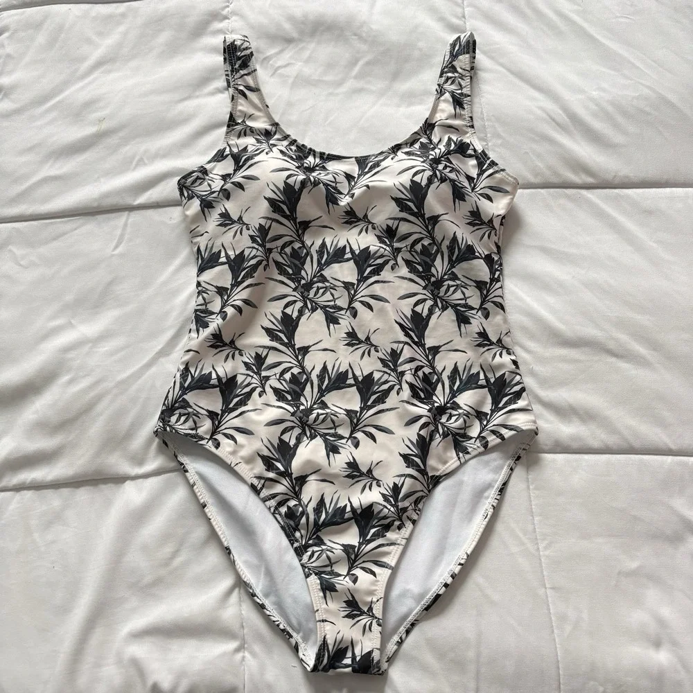 Nicole Miller Studio One Piece Tropical Swimsuit Womens Large White Beach Summer